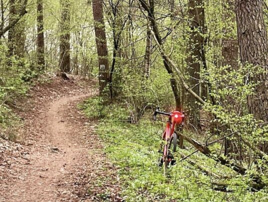 Rowerowe wycieczki po Suwalszczyźnie, zdjęcie: gravel - rower - wiadomości z SIRVIS - jezioro Serwy - Suwalszczyzna