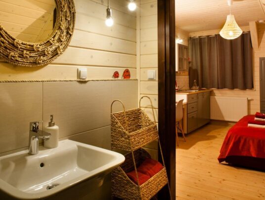 BIEDROSÓWKI - Galeria, zdjęcie: pokoje nad jeziorem Serwy - SIRVIS - Suwalszczyzna