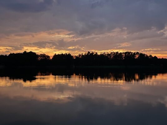 SIRVIS teren, zdjęcie: jezioro wieczorem - SIRVIS - jezioro Serwy - Suwalszczyzna