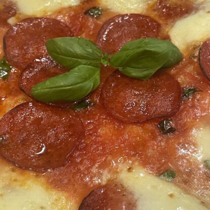 pizza - jedzenie w SIRVIS - jezioro Serwy - Suwalszczyzna